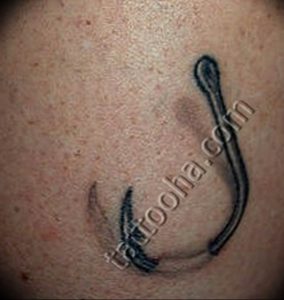 фото тату рыбацкий крючек 08.02.2019 №113 - photo tattoo fishing hook - tattoo-photo.ru