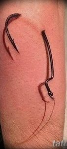 фото тату рыбацкий крючек 08.02.2019 №114 - photo tattoo fishing hook - tattoo-photo.ru