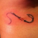 фото тату рыбацкий крючек 08.02.2019 №137 - photo tattoo fishing hook - tattoo-photo.ru