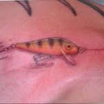 фото тату рыбацкий крючек 08.02.2019 №162 - photo tattoo fishing hook - tattoo-photo.ru