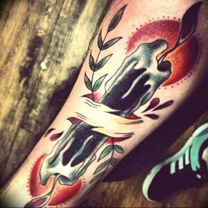 фото тату горящая свеча 20.03.2019 №025 - tattoo burning candle - tattoo-photo.ru