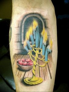 фото тату горящая свеча 20.03.2019 №054 - tattoo burning candle - tattoo-photo.ru