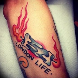 фото тату горящая свеча 20.03.2019 №056 - tattoo burning candle - tattoo-photo.ru