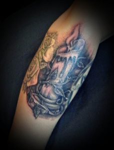фото тату на руке со свечей 20.03.2019 №015 - tattoo on the arm with a cand - tattoo-photo.ru
