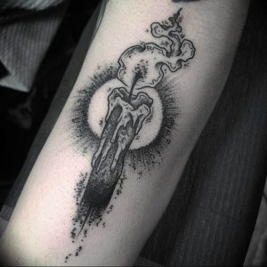 фото тату на руке со свечей 20.03.2019 №025 - tattoo on the arm with a cand - tattoo-photo.ru