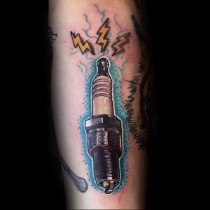 фото тату свеча зажигания 20.03.2019 №005 - tattoo spark plug - tattoo-photo.ru