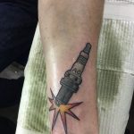 фото тату свеча зажигания 20.03.2019 №011 - tattoo spark plug - tattoo-photo.ru