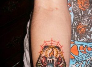 фото тату свеча на предплечье 20.03.2019 №067 - forearm candle tattoo - tattoo-photo.ru