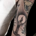 фото тату свеча на предплечье 20.03.2019 №068 - forearm candle tattoo - tattoo-photo.ru