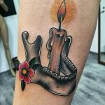 фото тату свечка 20.03.2019 №028 - tattoo candle - tattoo-photo.ru