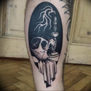 фото тату со свечой 20.03.2019 №059 - candle tattoo - tattoo-photo.ru