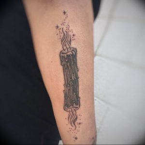 фото тату со свечой 20.03.2019 №135 - candle tattoo - tattoo-photo.ru