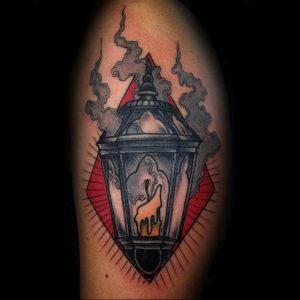 фото тату фонарь со свечой 20.03.2019 №014 - tattoo lantern with a candle - tattoo-photo.ru