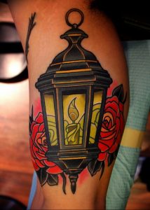 фото тату фонарь со свечой 20.03.2019 №019 - tattoo lantern with a candle - tattoo-photo.ru
