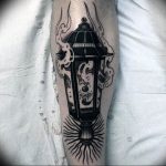 фото тату фонарь со свечой 20.03.2019 №028 - tattoo lantern with a candle - tattoo-photo.ru