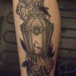 фото тату фонарь со свечой 20.03.2019 №043 - tattoo lantern with a candle - tattoo-photo.ru