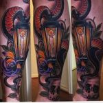 фото тату фонарь со свечой 20.03.2019 №046 - tattoo lantern with a candle - tattoo-photo.ru