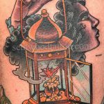 фото тату фонарь со свечой 20.03.2019 №062 - tattoo lantern with a candle - tattoo-photo.ru