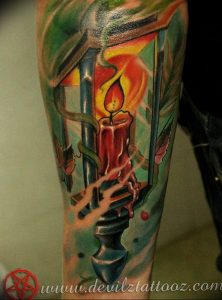 фото тату фонарь со свечой 20.03.2019 №066 - tattoo lantern with a candle - tattoo-photo.ru