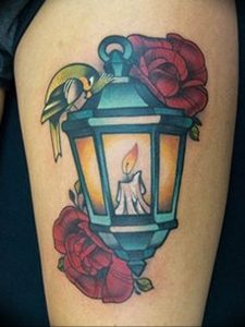 фото тату фонарь со свечой 20.03.2019 №068 - tattoo lantern with a candle - tattoo-photo.ru