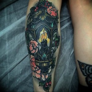 фото тату фонарь со свечой 20.03.2019 №072 - tattoo lantern with a candle - tattoo-photo.ru