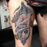 фото тату фонарь со свечой 20.03.2019 №075 - tattoo lantern with a candle - tattoo-photo.ru