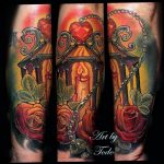 фото тату фонарь со свечой 20.03.2019 №080 - tattoo lantern with a candle - tattoo-photo.ru