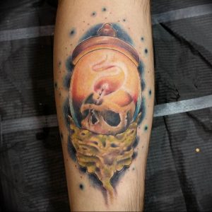 фото тату фонарь со свечой 20.03.2019 №102 - tattoo lantern with a candle - tattoo-photo.ru