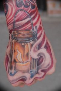 фото тату фонарь со свечой 20.03.2019 №114 - tattoo lantern with a candle - tattoo-photo.ru