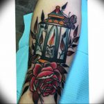 фото тату фонарь со свечой 20.03.2019 №126 - tattoo lantern with a candle - tattoo-photo.ru