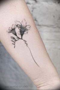 Фото тату цветок колокольчики 15.04.2019 №028 - ideas flower bells tattoo - tattoo-photo.ru