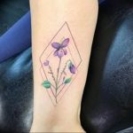 Фото тату цветок колокольчики 15.04.2019 №030 - ideas flower bells tattoo - tattoo-photo.ru