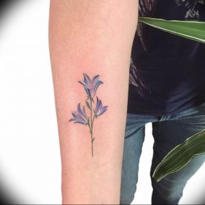 Фото тату цветок колокольчики 15.04.2019 №033 - ideas flower bells tattoo - tattoo-photo.ru