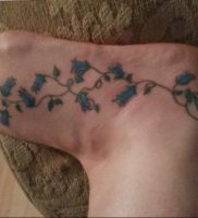 Фото тату цветок колокольчики 15.04.2019 №055 — ideas flower bells tattoo — tattoo-photo.ru