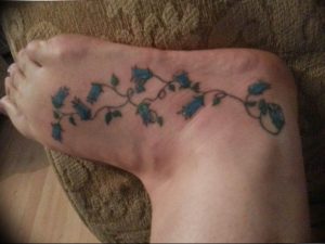 Фото тату цветок колокольчики 15.04.2019 №055 - ideas flower bells tattoo - tattoo-photo.ru