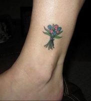 фото мини тату тюльпан 06.04.2019 №014 — mini tattoo tulip — tattoo-photo.ru