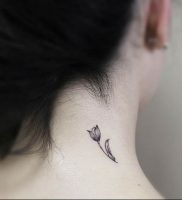 фото мини тату тюльпан 06.04.2019 №017 — mini tattoo tulip — tattoo-photo.ru