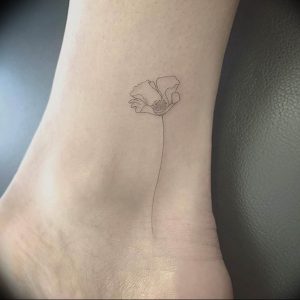 фото мини тату тюльпан 06.04.2019 №026 - mini tattoo tulip - tattoo-photo.ru