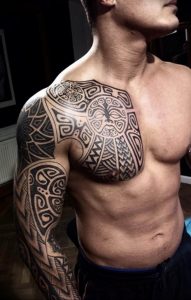 фото оберегающие тату на плече 03.04.2019 №005 - shoulder tattoos - tattoo-photo.ru