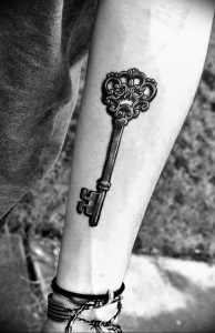 фото тату Ключ 03.05.2019 №010 - tattoo key - tattoo-photo.ru