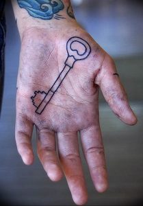 фото тату Ключ 03.05.2019 №190 - tattoo key - tattoo-photo.ru
