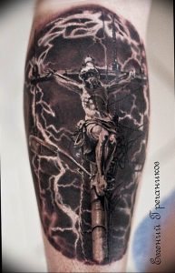 фото тату Распятие 01.05.2019 №052 - crucifix tattoo - tattoo-photo.ru