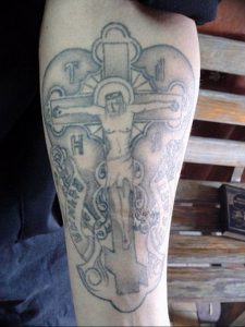фото тату Распятие 01.05.2019 №065 - crucifix tattoo - tattoo-photo.ru