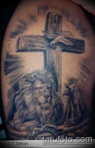 фото тату Распятие 01.05.2019 №084 - crucifix tattoo - tattoo-photo.ru