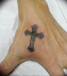 фото тату Распятие 01.05.2019 №098 - crucifix tattoo - tattoo-photo.ru