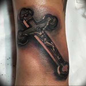 фото тату Распятие 01.05.2019 №101 - crucifix tattoo - tattoo-photo.ru