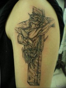 фото тату Распятие 01.05.2019 №116 - crucifix tattoo - tattoo-photo.ru