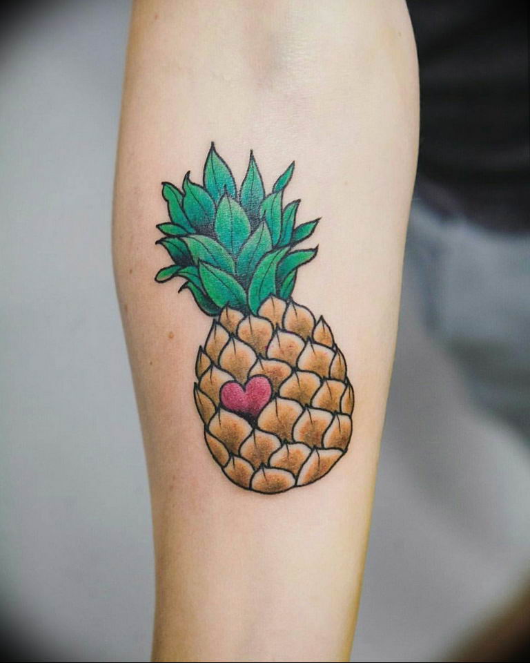 фото тату ананас 24.04.2019 № 094 - tattoo pineapple - tattoo-photo.ru.