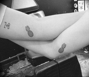 фото тату ананас 24.04.2019 №103 - tattoo pineapple - tattoo-photo.ru