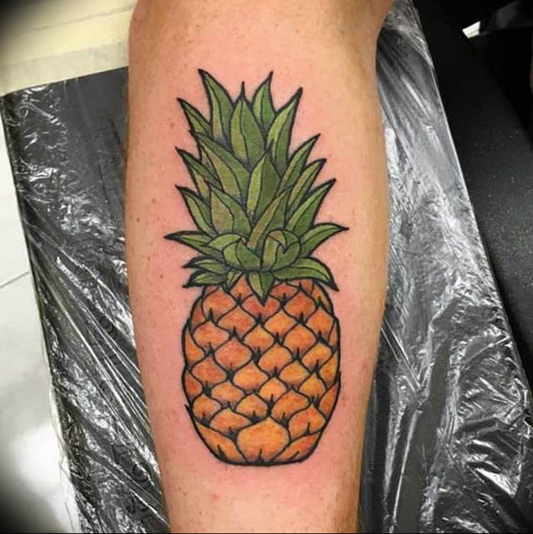 фото тату ананас 24.04.2019 № 155 - tattoo pineapple - tattoo-photo.ru.